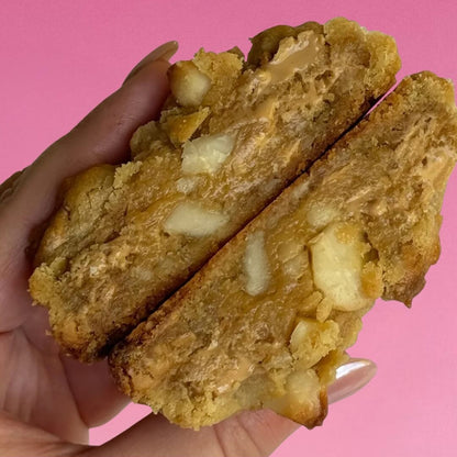 ᴍᴀʀʏ'ꜱ ꜱᴘᴇᴄɪᴀʟ